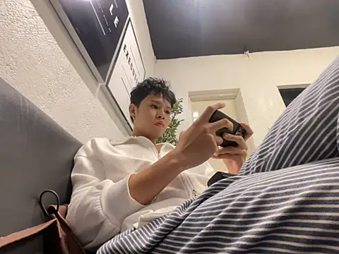 Snapshot of Plaxtique chatting on 11/08/25, 02:39 Plaxtique online show from 11/08/25, 02:39