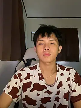 Snapshot of Plaxtique chatting on 12/18/25, 10:49 Plaxtique online show from 12/18/25, 10:49