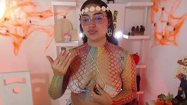  Kim  M online show from 10/22/25, 01:00