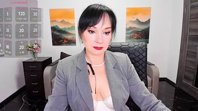 Snapshot of Sofia_Ford chatting on 10/09/25, 06:44 Sofia Ford online show from 10/09/25, 06:44