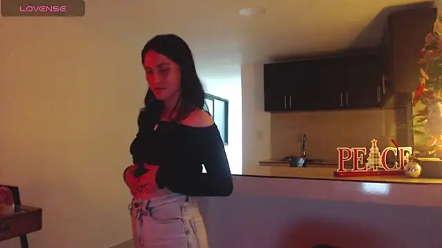 Snapshot of AlissonnFoxx chatting on 12/22/24, 11:41 AlissonnFoxx online show from 12/22/24, 11:41