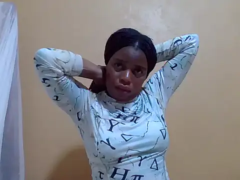 sweetbabra1 online show from 11/12/25, 04:35