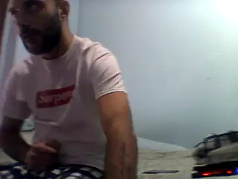 Snapshot of coppiasenzacensura chatting on 01/08/25, 09:32 coppiasenzacensura online show from 01/08/25, 09:32