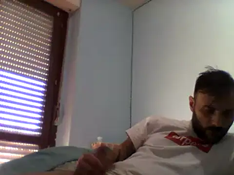 Snapshot of coppiasenzacensura chatting on 01/08/25, 12:37 coppiasenzacensura online show from 01/08/25, 12:37