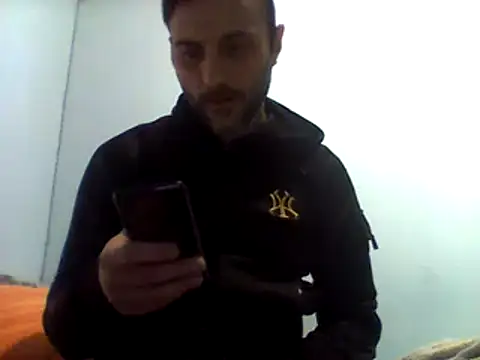 Snapshot of coppiasenzacensura chatting on 02/14/25, 03:26 coppiasenzacensura online show from 02/14/25, 03:26