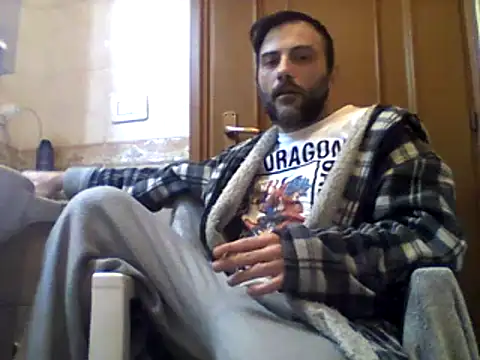 Snapshot of coppiasenzacensura chatting on 03/01/25, 05:31 coppiasenzacensura online show from 03/01/25, 05:31