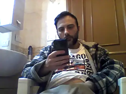 Snapshot of coppiasenzacensura chatting on 03/01/25, 01:40 coppiasenzacensura online show from 03/01/25, 01:40