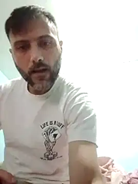 Snapshot of coppiasenzacensura chatting on 10/26/25, 02:01 coppiasenzacensura online show from 10/26/25, 02:01