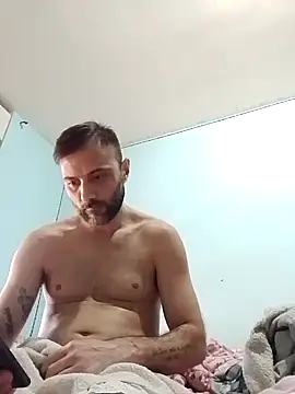 Snapshot of coppiasenzacensura chatting on 10/28/25, 10:19 coppiasenzacensura online show from 10/28/25, 10:19