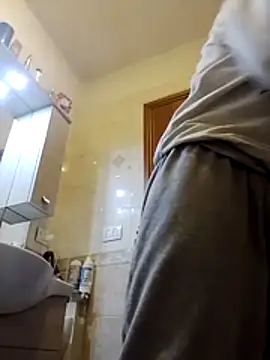 Snapshot of coppiasenzacensura chatting on 12/22/25, 04:04 coppiasenzacensura online show from 12/22/25, 04:04