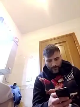 Snapshot of coppiasenzacensura chatting on 12/23/25, 10:46 coppiasenzacensura online show from 12/23/25, 10:46