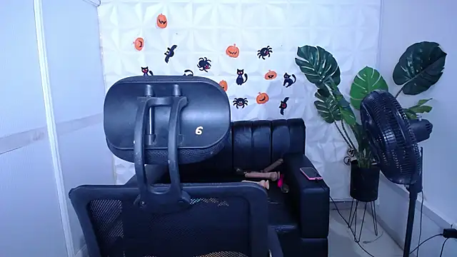 Snapshot of Valentinaa_mature chatting on 10/01/25, 11:00 Valentinaa mature online show from 10/01/25, 11:00