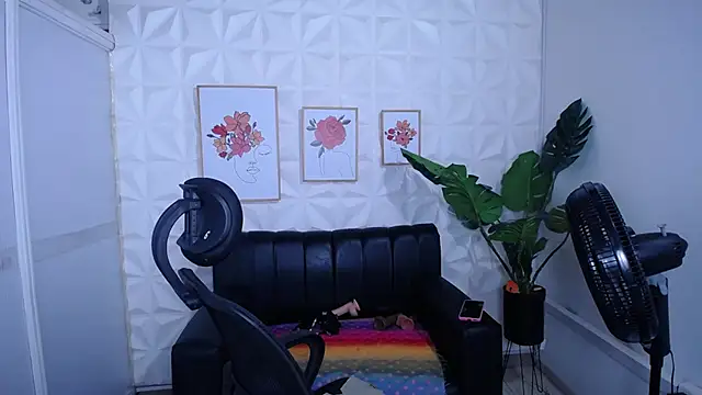 Snapshot of Valentinaa_mature chatting on 11/08/25, 05:07 Valentinaa mature online show from 11/08/25, 05:07