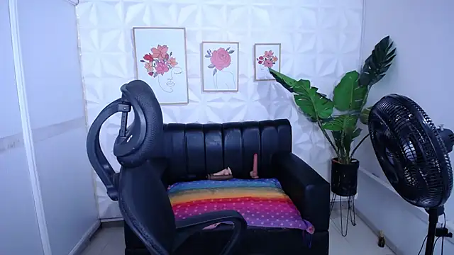 Snapshot of Valentinaa_mature chatting on 11/09/25, 12:31 Valentinaa mature online show from 11/09/25, 12:31