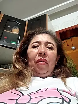 Snapshot of Valentinaa_mature chatting on 11/24/25, 02:00 Valentinaa mature online show from 11/24/25, 02:00