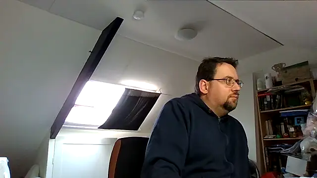 rdewaard81 online show from 10/31/25, 10:27