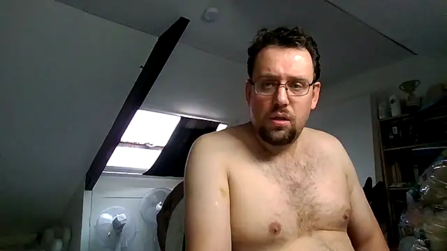 rdewaard81 online show from 11/28/25, 10:51