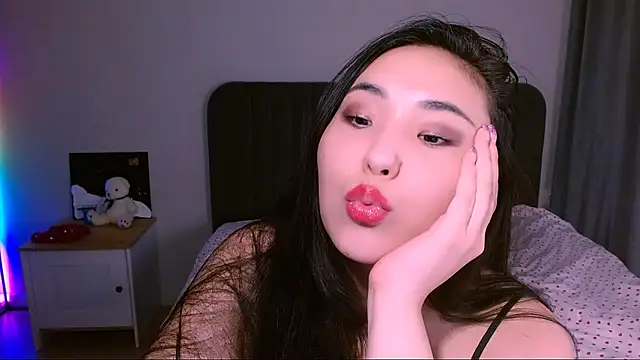 Snapshot of monabooty chatting on 01/25/25, 10:29 monabooty online show from 01/25/25, 10:29