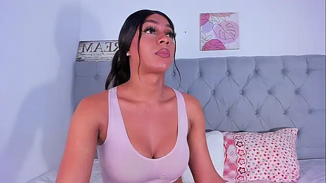 Snapshot of alyssa_dessire chatting on 02/25/25, 03:52 alyssa dessire online show from 02/25/25, 03:52