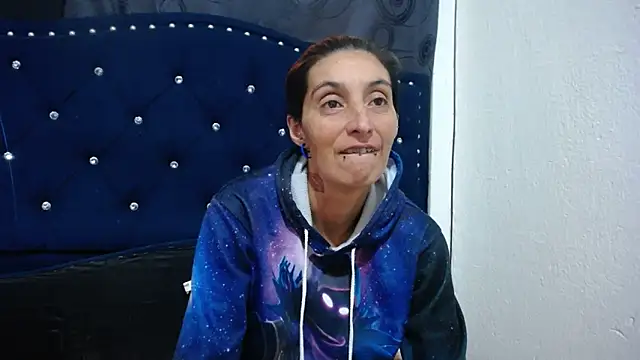 anyu1306 online show from 01/16/25, 07:17