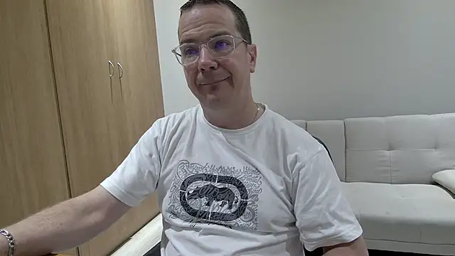 BrettJ81 online show from 04/05/26, 06:27