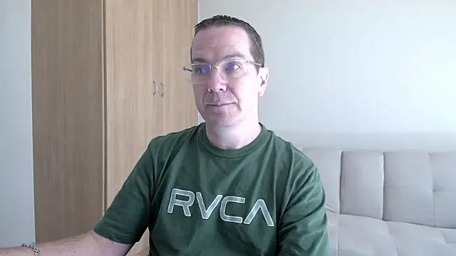 BrettJ81 online show from 04/18/26, 09:35