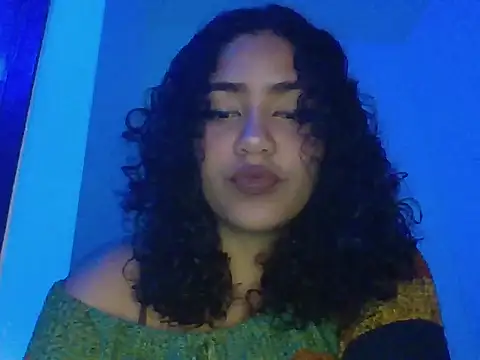 Snapshot of savanahottie chatting on 11/26/25, 02:45 savanahottie online show from 11/26/25, 02:45