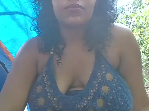 Snapshot of savanahottie chatting on 01/13/26, 03:17 savanahottie online show from 01/13/26, 03:17