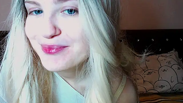 Snapshot of Sara4uu chatting on 12/01/25, 10:26 Sara4uu online show from 12/01/25, 10:26