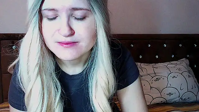 Snapshot of Sara4uu chatting on 12/03/25, 10:19 Sara4uu online show from 12/03/25, 10:19