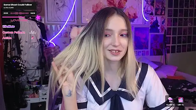 Snapshot of Evie_Ro chatting on 03/12/25, 12:10 Evie Ro online show from 03/12/25, 12:10