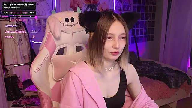 Snapshot of Evie_Ro chatting on 09/30/25, 01:21 Evie Ro online show from 09/30/25, 01:21