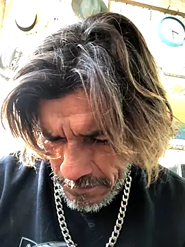 Snapshot of kvr27 chatting on 10/22/25, 08:19 kvr27 online show from 10/22/25, 08:19