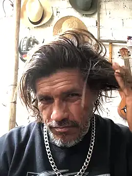 Snapshot of kvr27 chatting on 10/24/25, 08:05 kvr27 online show from 10/24/25, 08:05