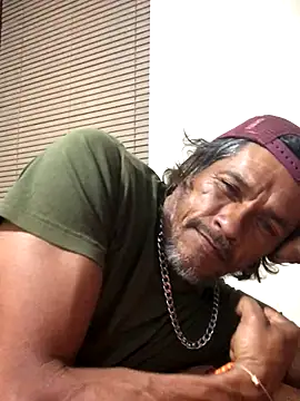 Snapshot of kvr27 chatting on 11/19/25, 12:54 kvr27 online show from 11/19/25, 12:54