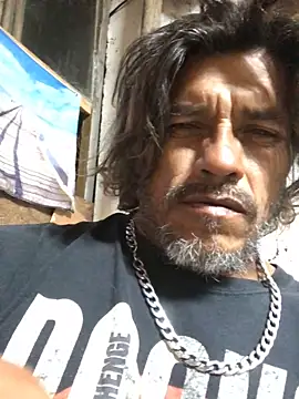 Snapshot of kvr27 chatting on 11/24/25, 02:00 kvr27 online show from 11/24/25, 02:00