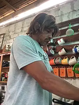 Snapshot of kvr27 chatting on 12/15/25, 11:36 kvr27 online show from 12/15/25, 11:36