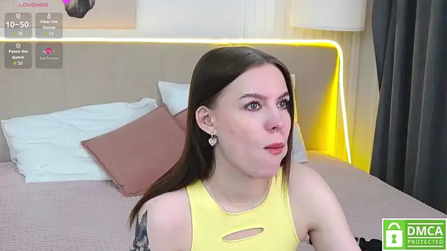 Snapshot of AmaliaBell chatting on 10/10/25, 01:10 AmaliaBell online show from 10/10/25, 01:10