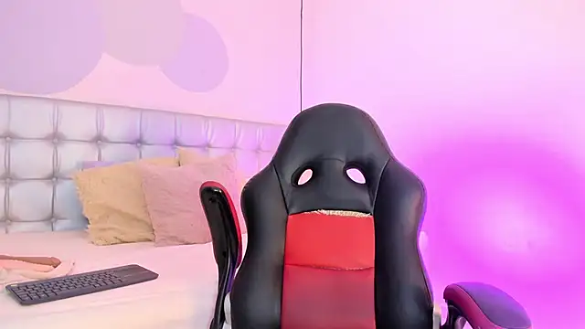 Snapshot of pervert_lizza chatting on 02/21/25, 11:55 pervert lizza online show from 02/21/25, 11:55