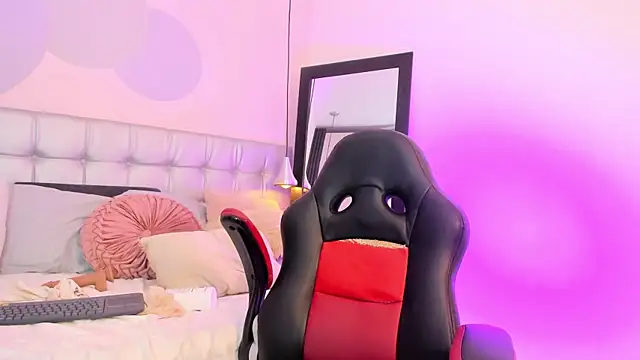 Snapshot of pervert_lizza chatting on 03/05/25, 04:57 pervert lizza online show from 03/05/25, 04:57