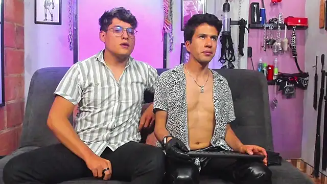 dom2travelersss online show from 02/27/25, 04:43