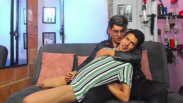 dom2travelersss online show from 03/07/25, 01:40