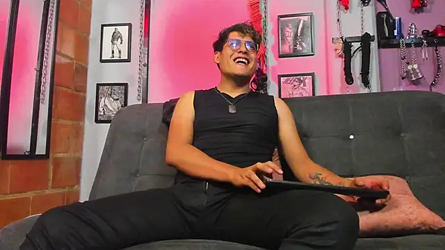 dom2travelersss online show from 03/16/25, 09:16