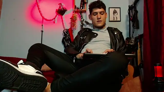 dom2travelersss online show from 01/09/26, 11:17