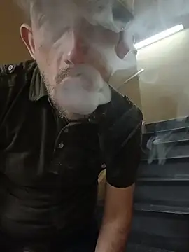 Snapshot of afTerparTycloudz chatting on 10/29/25, 11:12 afTerparTycloudz online show from 10/29/25, 11:12