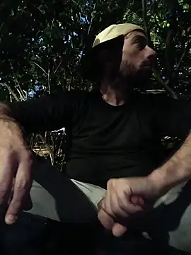 Snapshot of afTerparTycloudz chatting on 11/08/25, 11:03 afTerparTycloudz online show from 11/08/25, 11:03