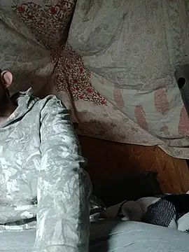 Snapshot of afTerparTycloudz chatting on 12/17/25, 10:16 afTerparTycloudz online show from 12/17/25, 10:16