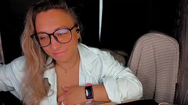 Snapshot of CumOnMy_Tits chatting on 09/22/25, 12:34 CumOnMy Tits online show from 09/22/25, 12:34