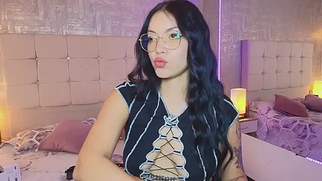 Snapshot of Baby_Venuss chatting on 02/22/25, 06:50 Baby Venuss online show from 02/22/25, 06:50