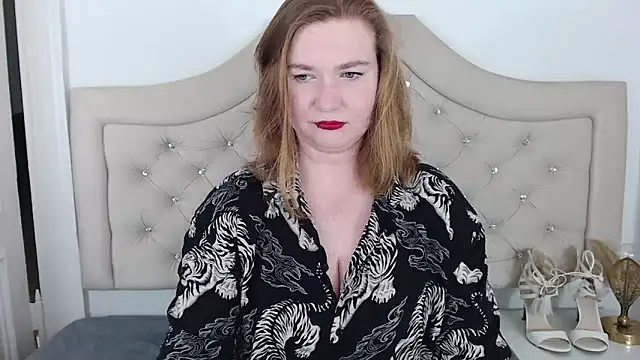 LaraDream online show from 02/06/25, 08:45